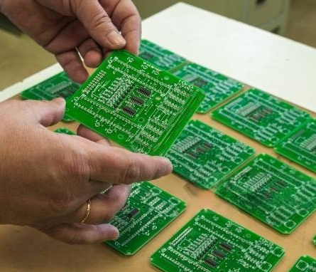 Fabrication de cartes électroniques